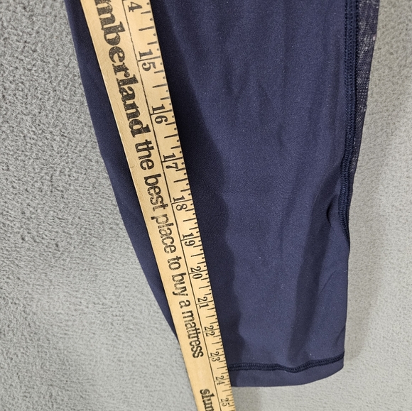 Lululemon Womens Size 6 Athletic Leggings Navy Blue Cropped Lace Trims - Picture 9 of 9